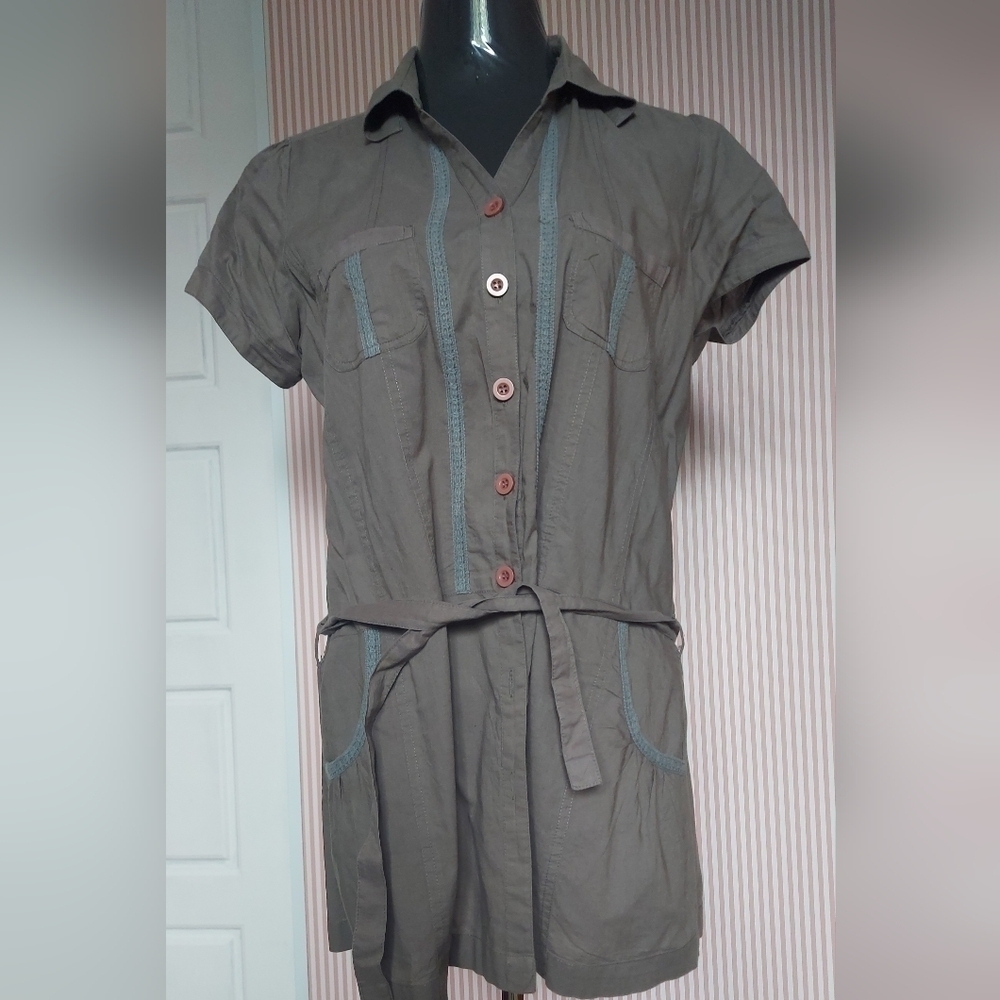 Effortless Safari Chic Marie Claire Short Sleeve Button Up Top with Pockets